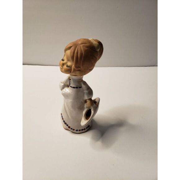 Vintage Girl  - Picture 5 of 8